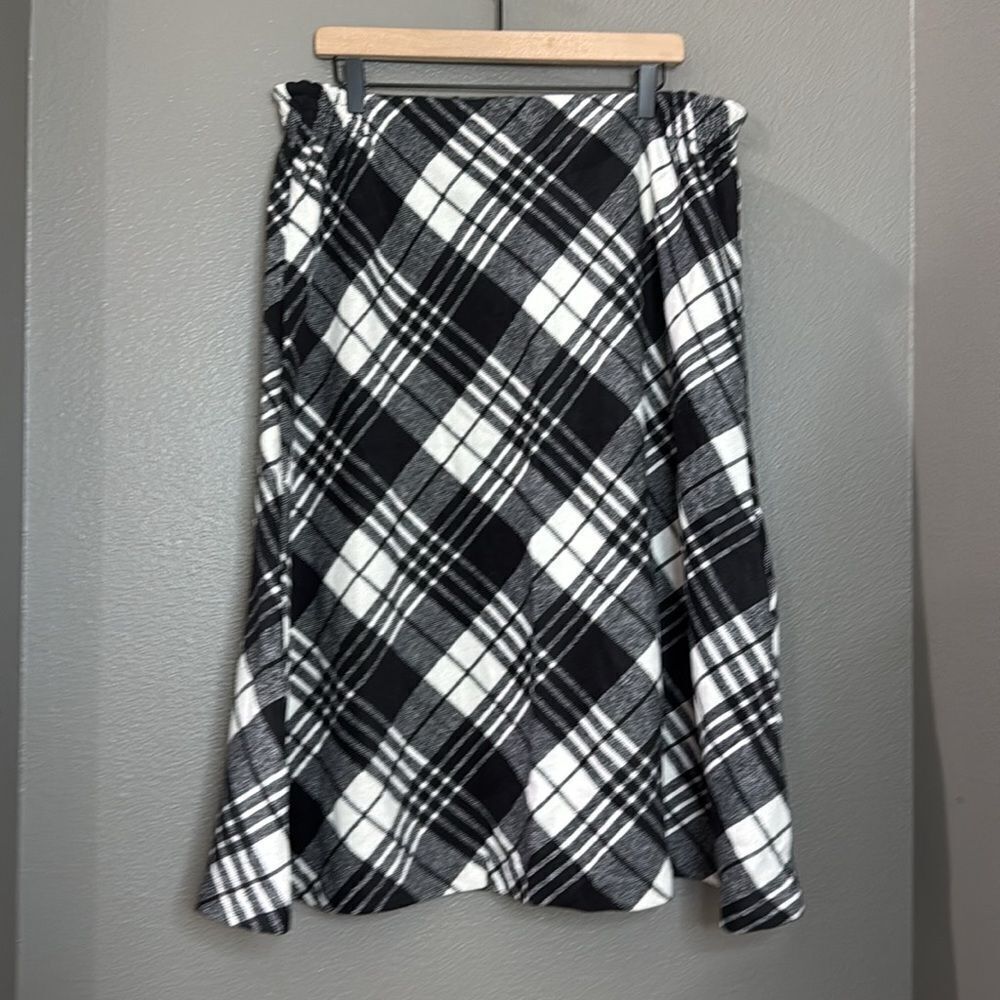 Salon Studio Fleece Plaid Aline Midi Skirt